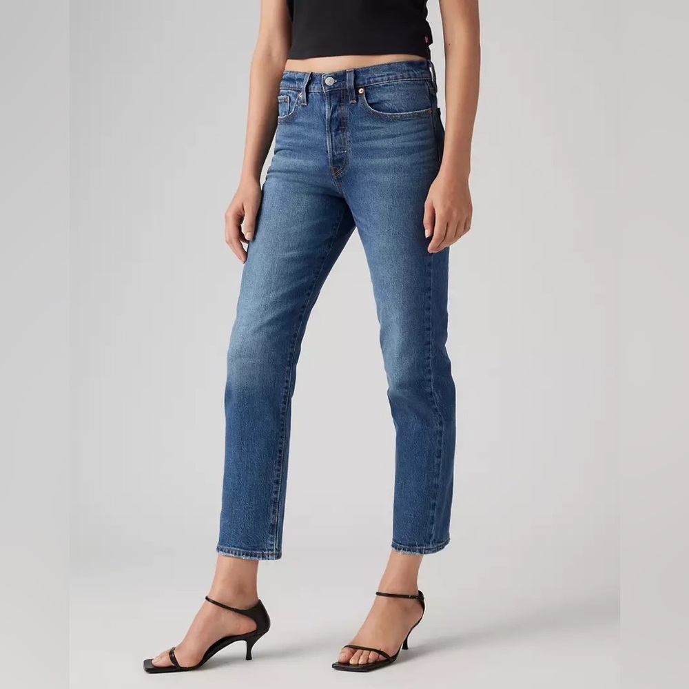 Levi’s Wedgie Straight Jeans Medium Wash 24